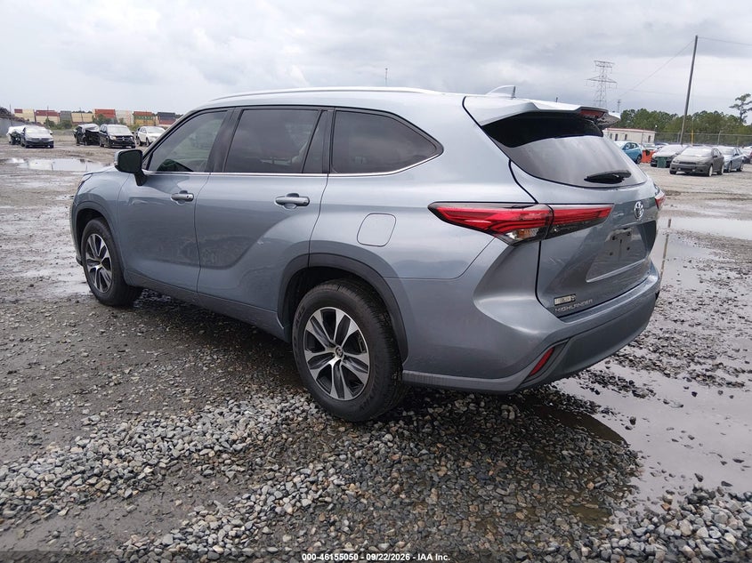 2020 Toyota Highlander VIN 5TDGZRAH2LS016554 IAAI salvage auction — REAR END, Salvage Title, sold $15,500 on 2026-10-16 (photo 3)