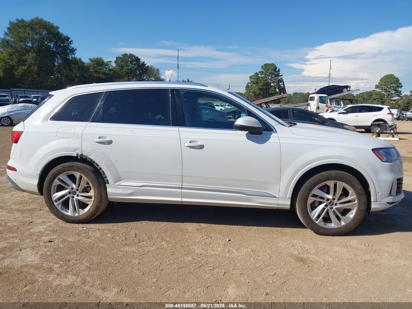2024 Audi Q7 VIN WA1LXBF70RD008401 IAAI salvage auction — SIDE, Salvage Title, sold $0 on 2026-09-24 (photo 6)