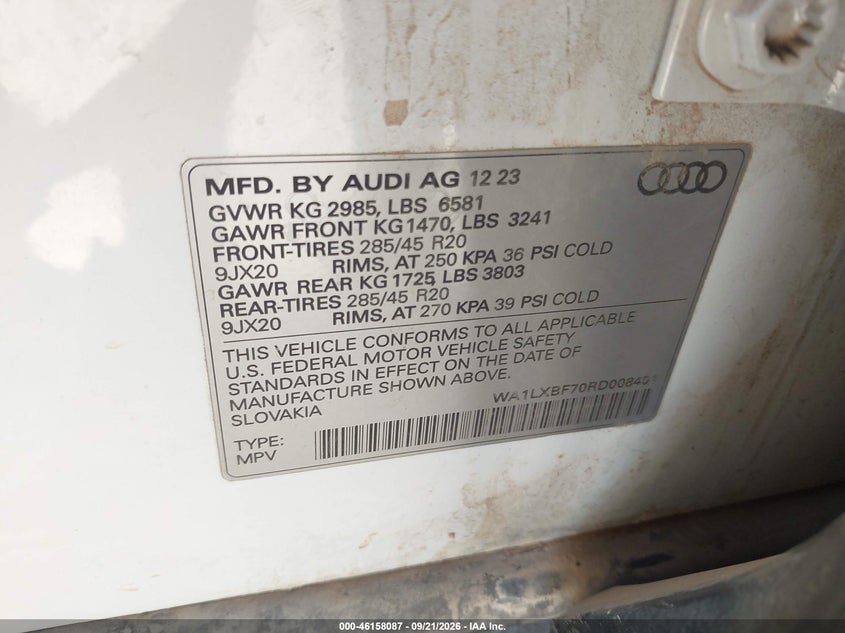 2024 Audi Q7 VIN WA1LXBF70RD008401 IAAI salvage auction — SIDE, Salvage Title, sold $0 on 2026-09-24 (photo 9)