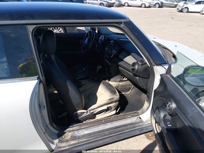 2014 MINI Hard top VIN WMWXM5C5XET730475 IAAI salvage auction — Flood, Non-Repairable, sold $575 on 2026-10-15 (photo 5)