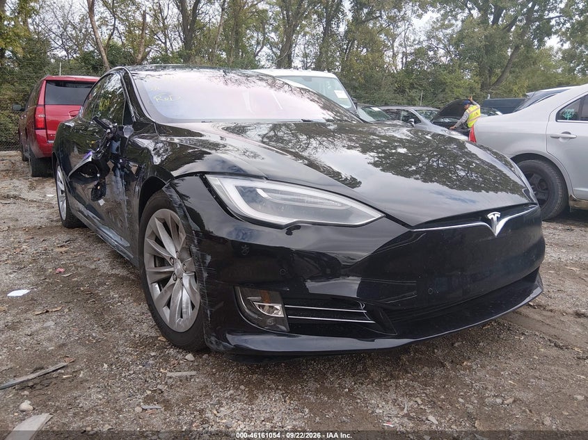 2017 Tesla Model s VIN 5YJSA1E27HF229066 — IAAI salvage auction photo