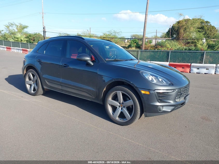 2018 Porsche Macan VIN WP1AA2A51JLB10562 — IAAI salvage auction photo
