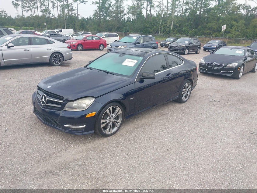 2015 Mercedes-benz C-klasse VIN WDDGJ4HB9FG391003 IAAI salvage auction — LEFT FRONT, Clear, sold $525 on 2026-10-05 (photo 2)