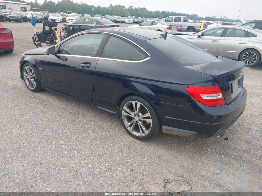 2015 Mercedes-benz C-klasse VIN WDDGJ4HB9FG391003 IAAI salvage auction — LEFT FRONT, Clear, sold $525 on 2026-10-05 (photo 3)