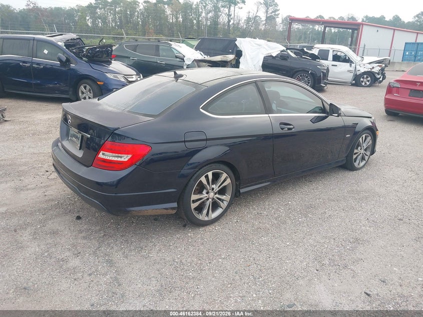 2015 Mercedes-benz C-klasse VIN WDDGJ4HB9FG391003 IAAI salvage auction — LEFT FRONT, Clear, sold $525 on 2026-10-05 (photo 4)