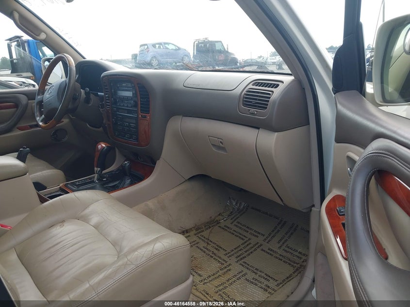 2001 Lexus Lx 470 VIN JTJHT00W413502800 IAAI salvage auction — NORMAL WEAR, Clear (North Carolina), sold $3,350 on 2026-10-02 (photo 5)