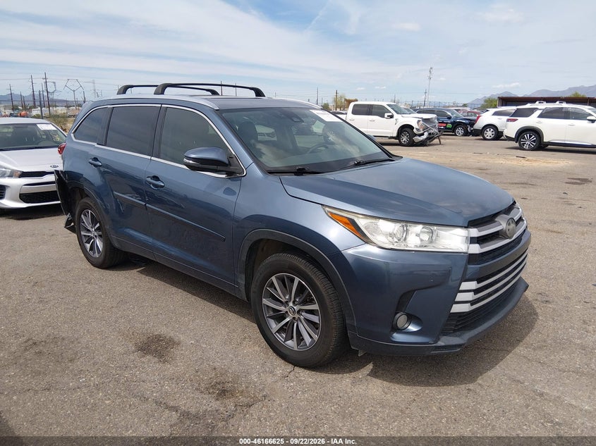 2017 Toyota Highlander VIN 5TDKZRFH1HS525495 — IAAI salvage auction photo