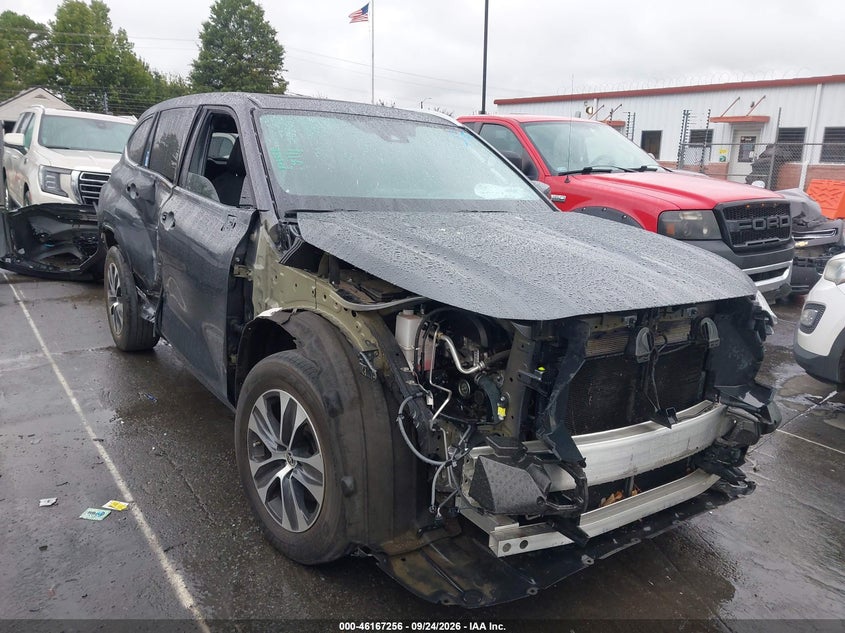 2020 Toyota Highlander VIN 5TDGZRAH4LS003997 — IAAI salvage auction photo