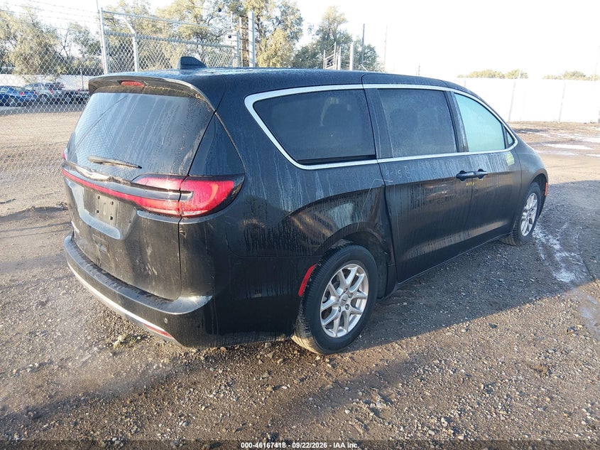 2025 Chrysler Pacifica VIN 2C4RC1BG9SR532547 IAAI salvage auction — SIDE, Salvage Title, sold $10,750 on 2026-10-14 (photo 4)