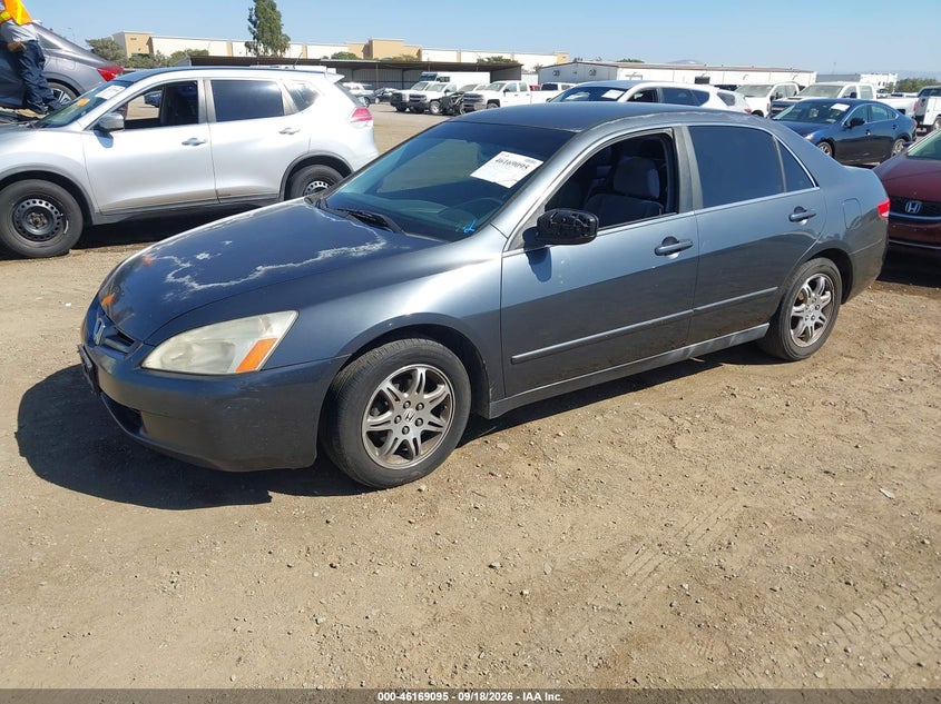 2004 Honda Accord VIN JHMCM56334C034355 IAAI salvage auction — Normal Wear & Tear, Clear, sold $725 on 2026-10-19 (photo 2)