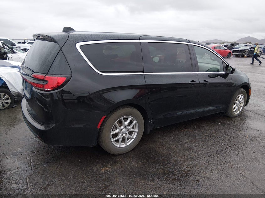 2025 Chrysler Pacifica VIN 2C4RC1BG8SR600790 IAAI salvage auction — RIGHT FRONT, Wait Title, sold $14,650 on 2026-10-07 (photo 4)