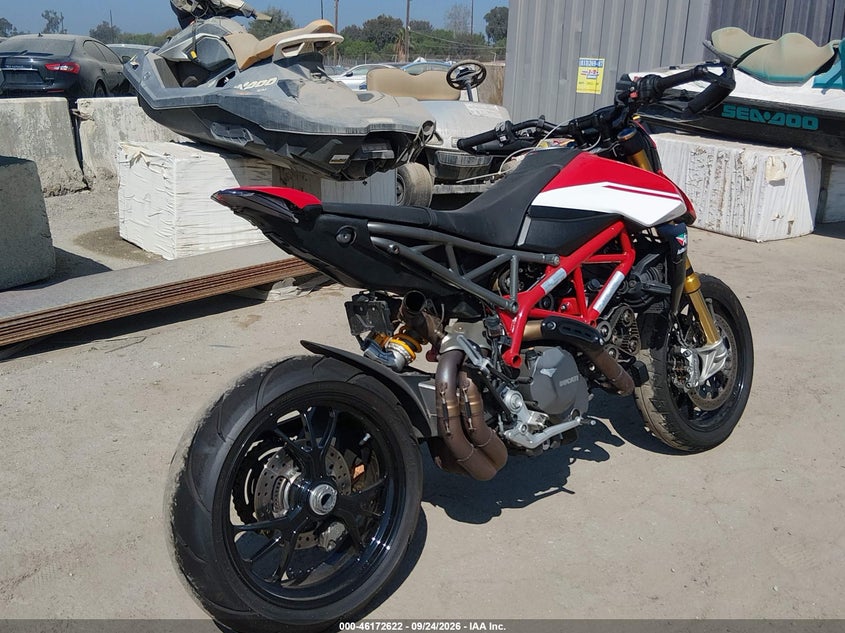 2020 Ducati Hypermotard VIN ZDMBAJDT9LB004884 IAAI salvage auction — SIDE, Salvage (California), sold $2,450 on 2026-10-07 (photo 4)
