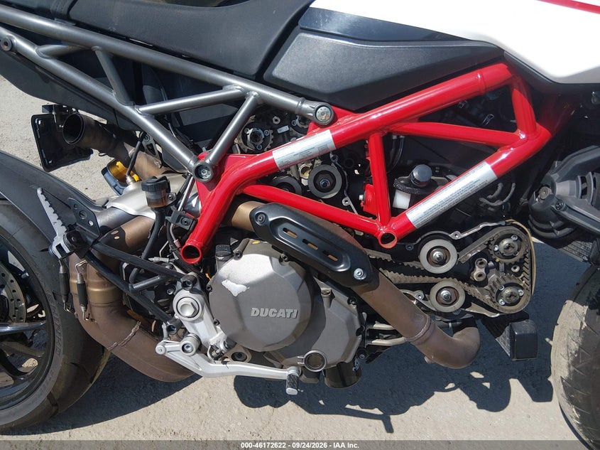 2020 Ducati Hypermotard VIN ZDMBAJDT9LB004884 IAAI salvage auction — SIDE, Salvage (California), sold $2,450 on 2026-10-07 (photo 8)