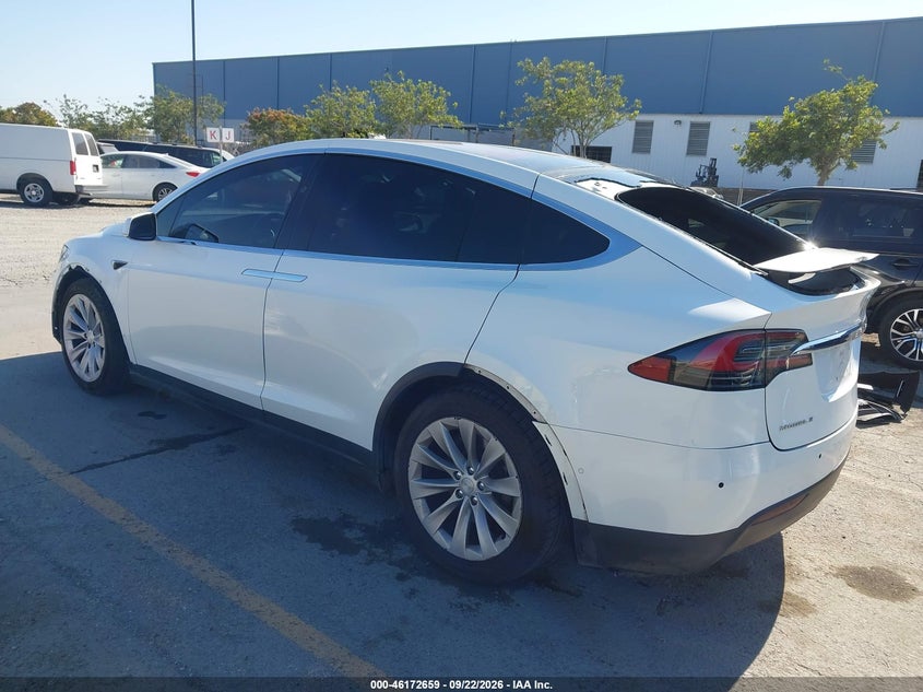 2017 Tesla Model x VIN 5YJXCBE20HF046095 IAAI salvage auction — REAR END, Salvage Title, sold $6,200 on 2026-10-15 (photo 3)