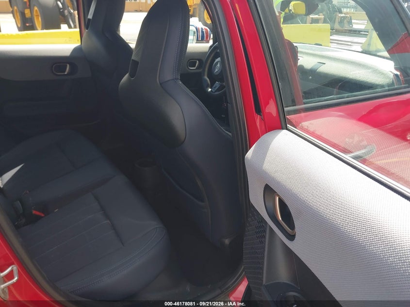 2025 Mini Hardtop VIN WMW53GD00S2W68515 IAAI salvage auction — NORMAL WEAR, Salvage (Florida), sold $0 on 2026-10-07 (photo 8)