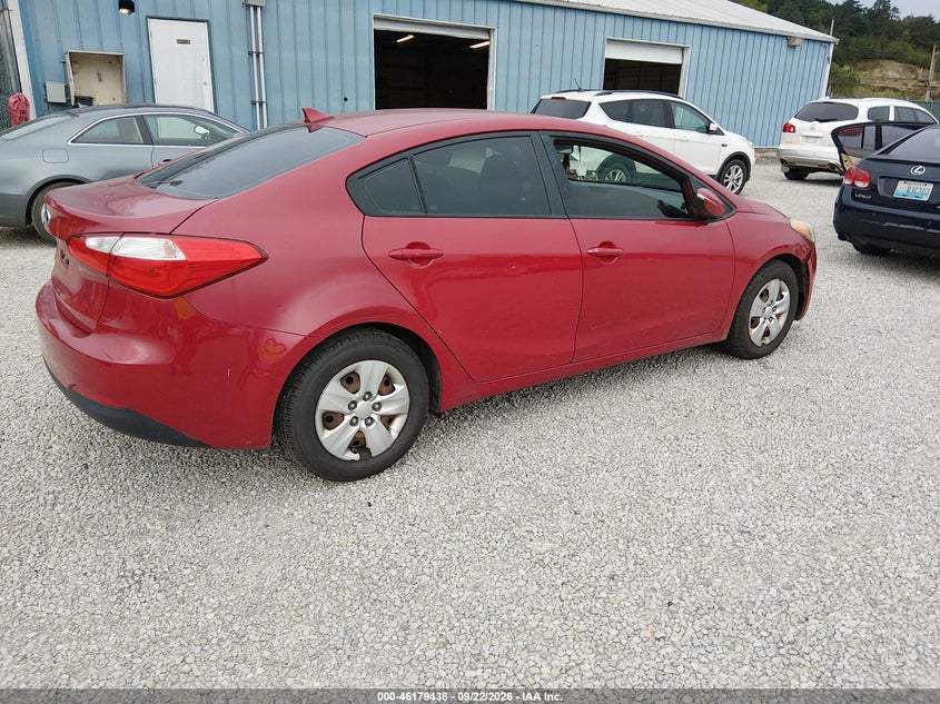 2015 Kia Forte VIN KNAFX4A6XF5435214 IAAI salvage auction — NORMAL WEAR, Original (Kentucky), sold $625 on 2026-10-22 (photo 4)