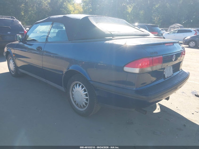 1995 Saab 900 VIN YS3DD75B3S7024269 IAAI salvage auction — NORMAL WEAR, Clear (Connecticut), sold $400 on 2026-10-08 (photo 3)