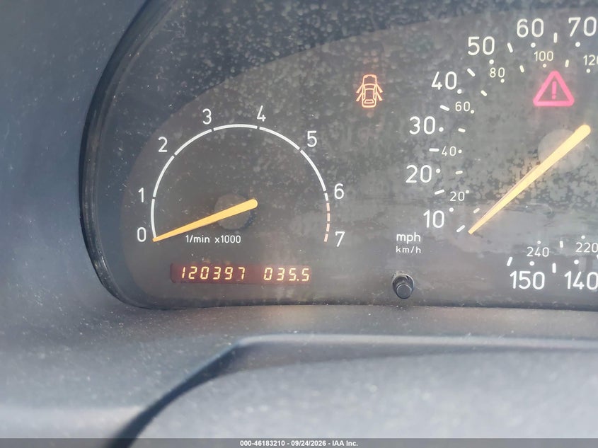 1995 Saab 900 VIN YS3DD75B3S7024269 IAAI salvage auction — NORMAL WEAR, Clear (Connecticut), sold $400 on 2026-10-08 (photo 7)