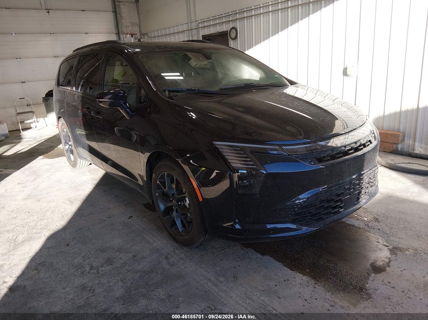 2027 Chrysler Pacifica VIN 2C4RC1GG9VR552178 — IAAI salvage auction photo