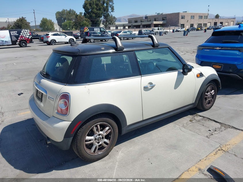 2011 Mini Cooper VIN WMWSU3C52BT093429 IAAI salvage auction — NORMAL WEAR, Clear - Dealer Only (California), sold $0 on 2026-09-29 (photo 4)