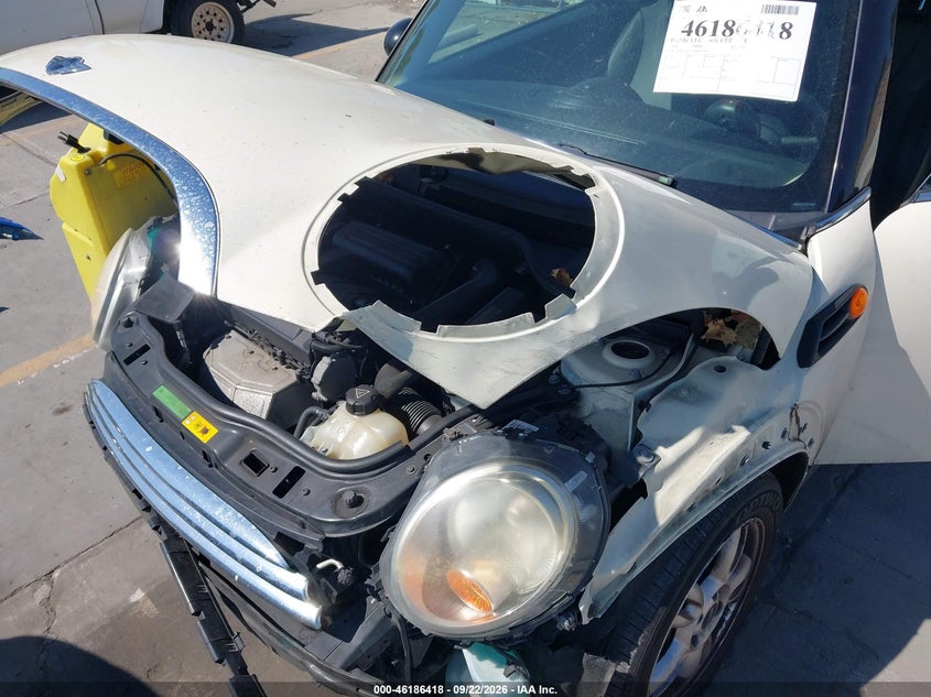 2011 Mini Cooper VIN WMWSU3C52BT093429 IAAI salvage auction — NORMAL WEAR, Clear - Dealer Only (California), sold $0 on 2026-09-29 (photo 6)