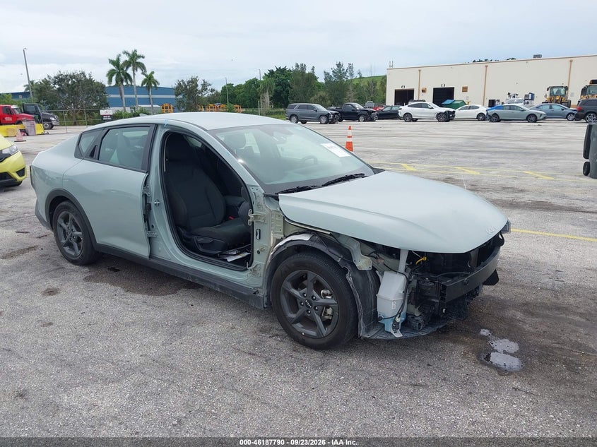 2025 Kia K4 VIN 3KPFT4DE0SE094695 — IAAI salvage auction photo