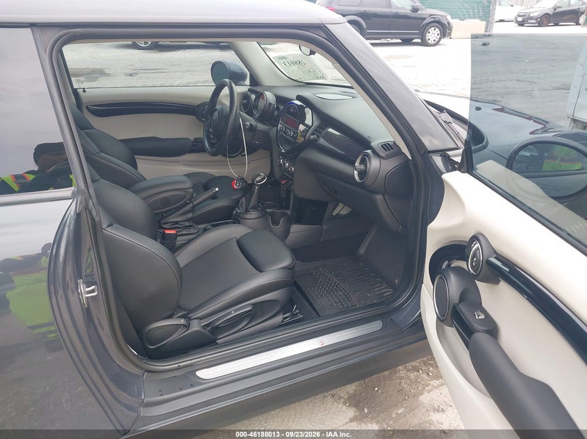 2014 Mini Hard top VIN WMWXM7C5XET986269 IAAI salvage auction — LEFT FRONT, Salvage Title, sold $1,150 on 2026-10-03 (photo 5)