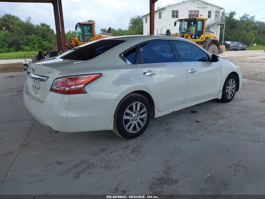 2015 Nissan Altima VIN 1N4AL3AP8FN392090 IAAI salvage auction — NORMAL WEAR, Salvage Title, sold $0 on 2026-10-22 (photo 4)
