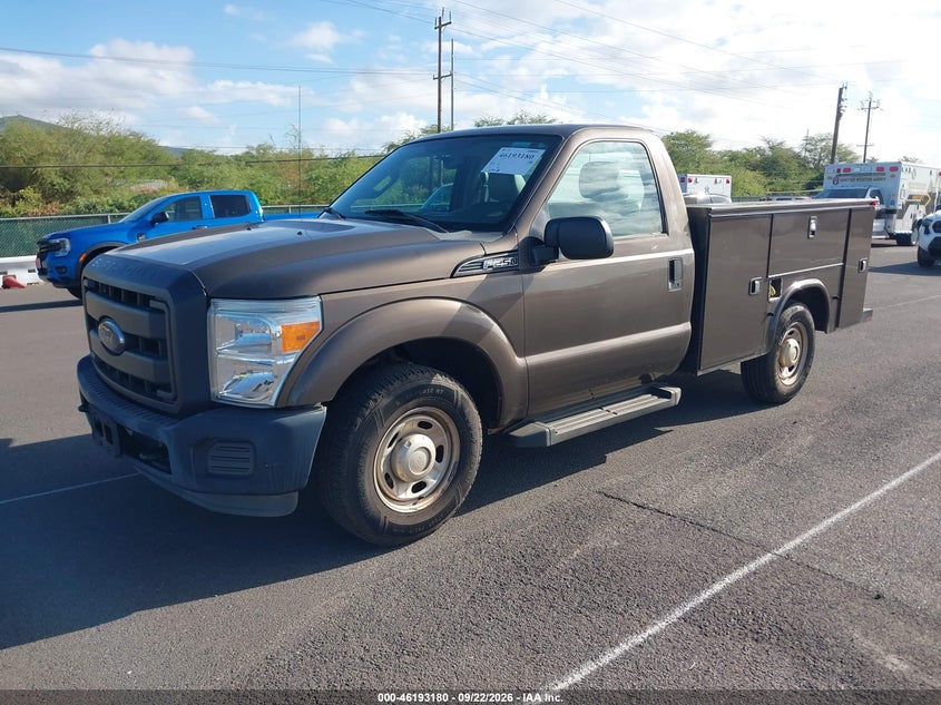 2016 Ford F-550 super duty VIN 1FDBF2A67GED02402 IAAI salvage auction — NORMAL WEAR, Sf97 (Hawaii), sold $21,950 on 2026-10-06 (photo 2)