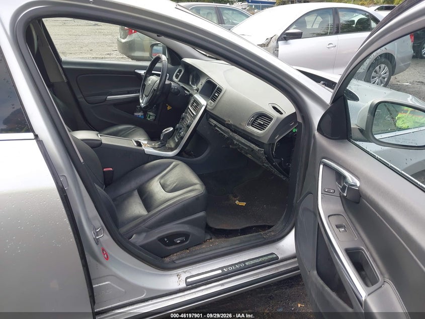 2015 Volvo S60 VIN YV1612TB1F2306597 IAAI salvage auction — VANDALISM, Clear (Massachusetts), sold $350 on 2026-10-02 (photo 5)