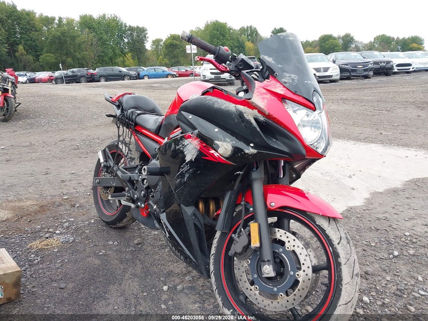 2015 Yamaha fz VIN JYARJ18E5FA013772 IAAI salvage auction — Left & Right Side, Salvage, sold $950 on 2026-10-14 (photo 1)