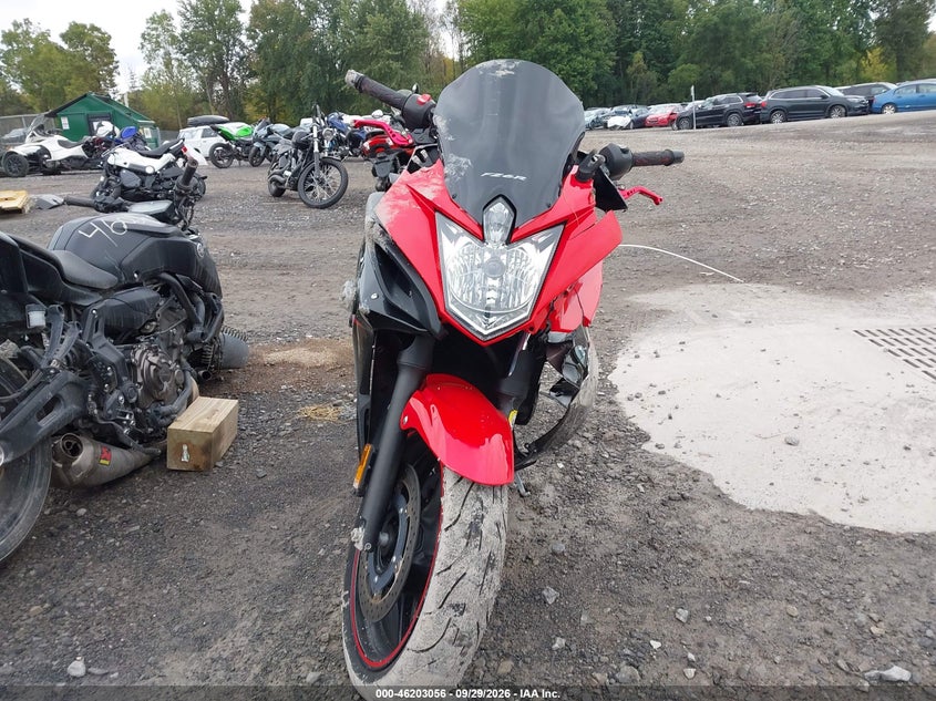 2015 Yamaha fz VIN JYARJ18E5FA013772 IAAI salvage auction — Left & Right Side, Salvage, sold $950 on 2026-10-14 (photo 5)