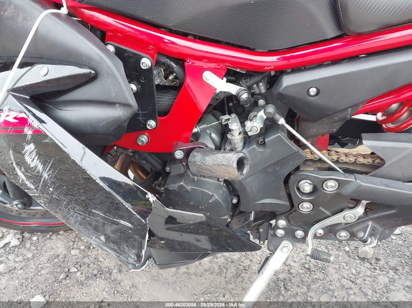 2015 Yamaha fz VIN JYARJ18E5FA013772 IAAI salvage auction — Left & Right Side, Salvage, sold $950 on 2026-10-14 (photo 9)