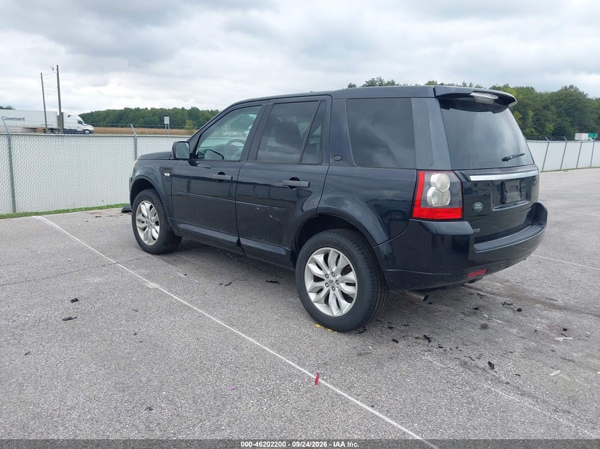 2011 Land Rover LR2 VIN SALFR2BN3BH267974 IAAI salvage auction — NORMAL WEAR, Clear (Indiana), sold $25 on 2026-10-01 (photo 3)