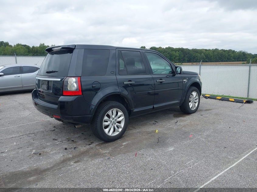 2011 Land Rover LR2 VIN SALFR2BN3BH267974 IAAI salvage auction — NORMAL WEAR, Clear (Indiana), sold $25 on 2026-10-01 (photo 4)