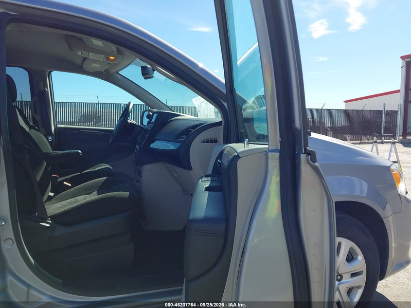 2018 Dodge Caravan VIN 2C4RDGBG0JR288737 IAAI salvage auction — NORMAL WEAR, SF97 (California), sold $12,150 on 2026-10-08 (photo 5)