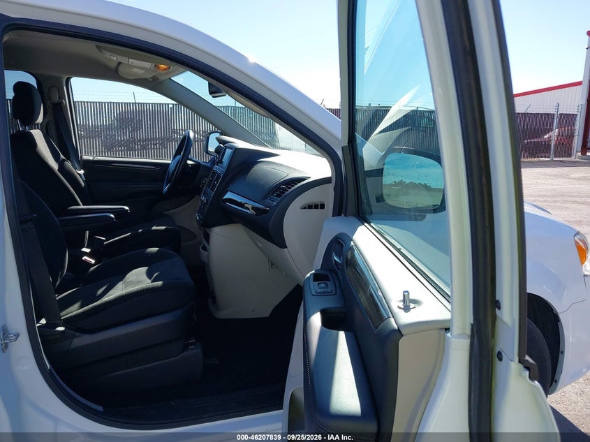 2018 Dodge Grand caravan VIN 2C4RDGBG7JR288735 IAAI salvage auction — NORMAL WEAR, SF97 (California), sold $12,900 on 2026-10-08 (photo 5)