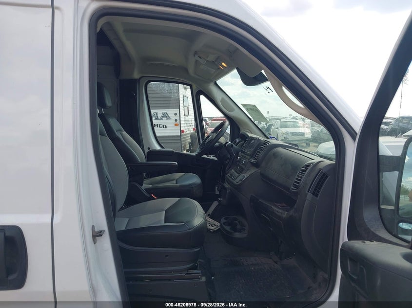 2026 Ram Promaster 2500 VIN 3C6LRVDG1TE171835 IAAI salvage auction — ENGINE DAMAGE, Enterprise Vehicles Clear Only (Texas), sold $24,300 on 2026-10-06 (photo 5)