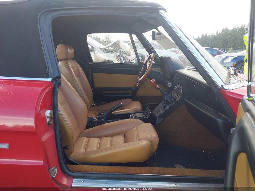 1987 Alfa romeo Spider VIN ZARBA5588H1048374 IAAI salvage auction — NORMAL WEAR, Clear (Washington), sold $2,700 on 2026-10-07 (photo 5)