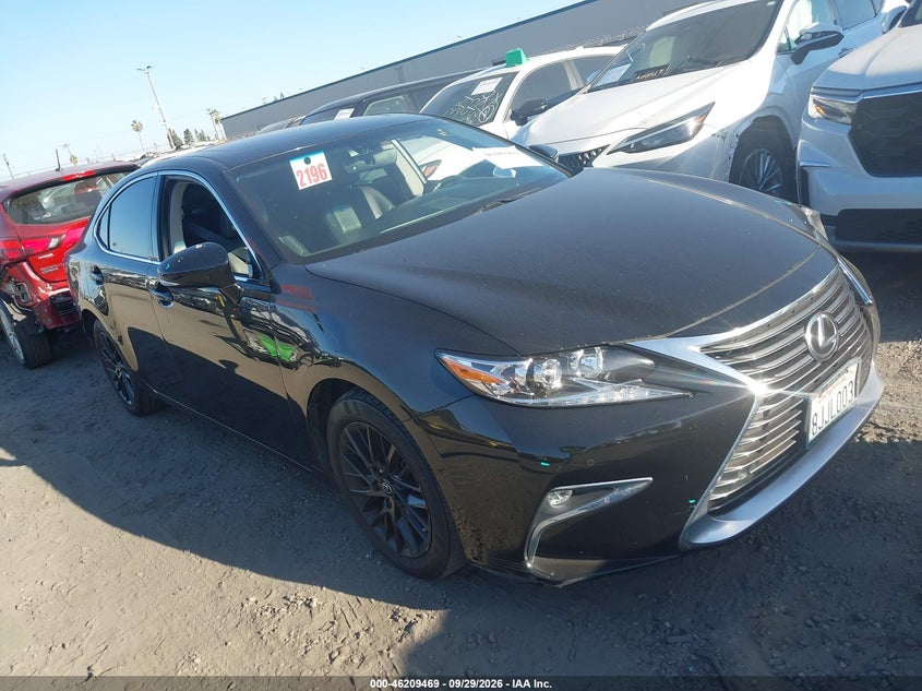 2016 Lexus ES VIN 58ABK1GG1GU010829 — IAAI salvage auction photo