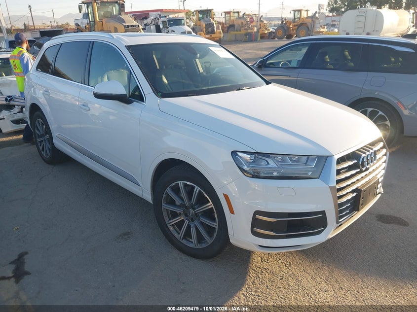 2019 Audi Q7 VIN WA1LAAF78KD038327 — IAAI salvage auction photo