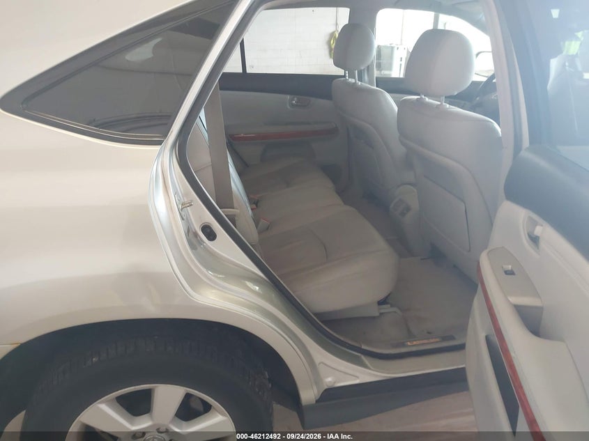 2005 Lexus Rx VIN 2T2HA31U15C055634 IAAI salvage auction — NORMAL WEAR, Clear (Minnesota), sold $1,300 on 2026-10-04 (photo 8)