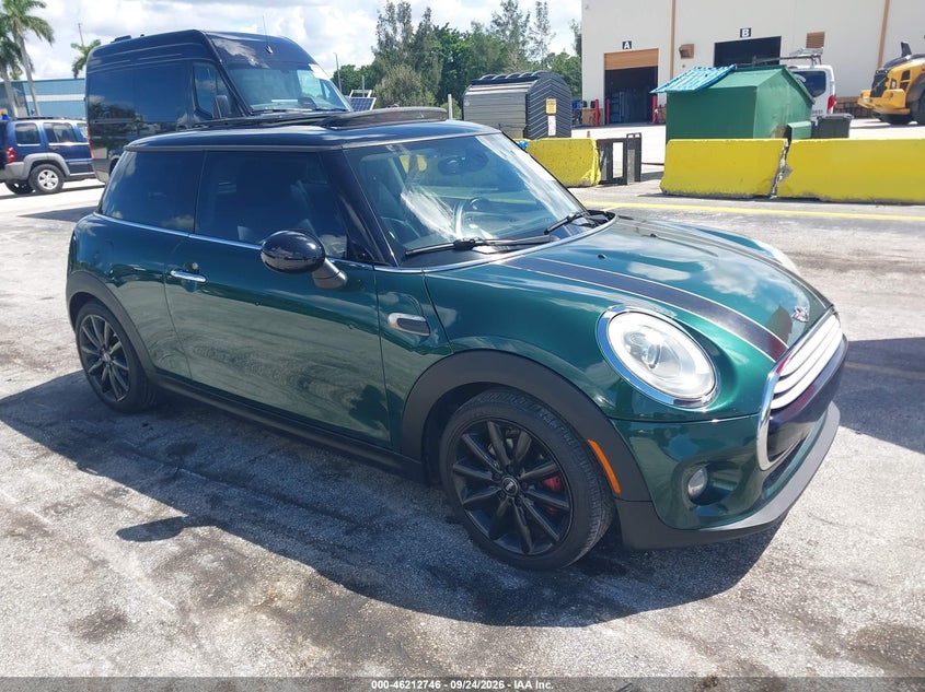 2015 Mini Hardtop VIN WMWXM5C56FT937026 IAAI salvage auction — NORMAL WEAR, Wait Title, sold $1,025 on 2026-10-01 (photo 1)