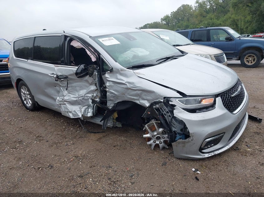 2026 Chrysler Pacifica VIN 2C4RC1BG8TR185889 IAAI salvage auction — SIDE, ENTERPRISE VEHICLES CERT OF DESTRUCTION (Florida), sold $8,200 on 2026-09-28 (photo 1)