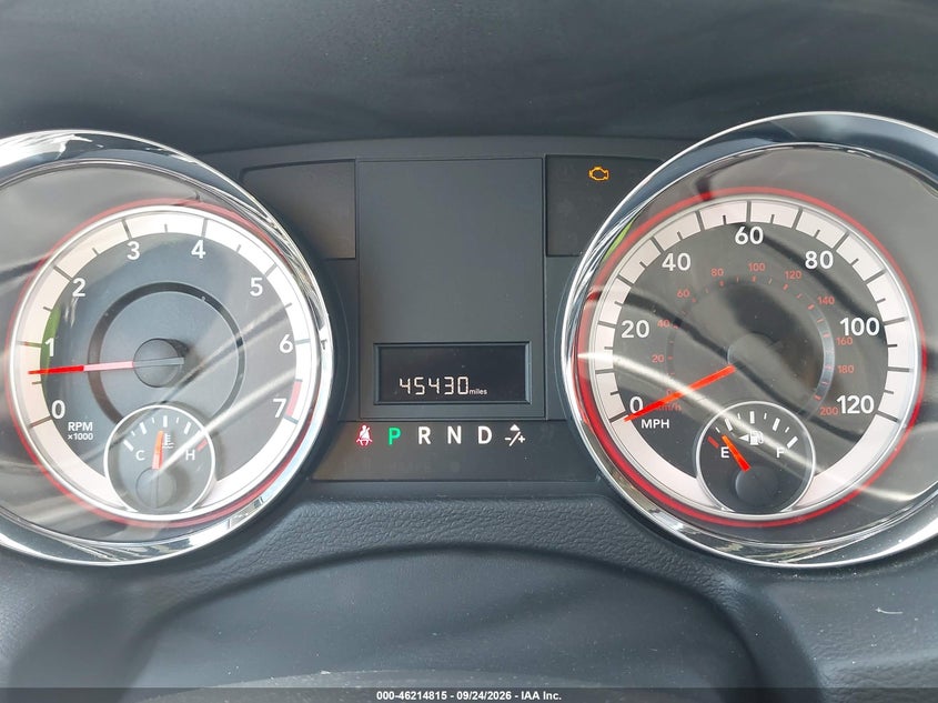 2018 Dodge Grand caravan VIN 2C4RDGBG5JR288734 IAAI salvage auction — NORMAL WEAR, SF97 (California), sold $12,725 on 2026-10-08 (photo 7)