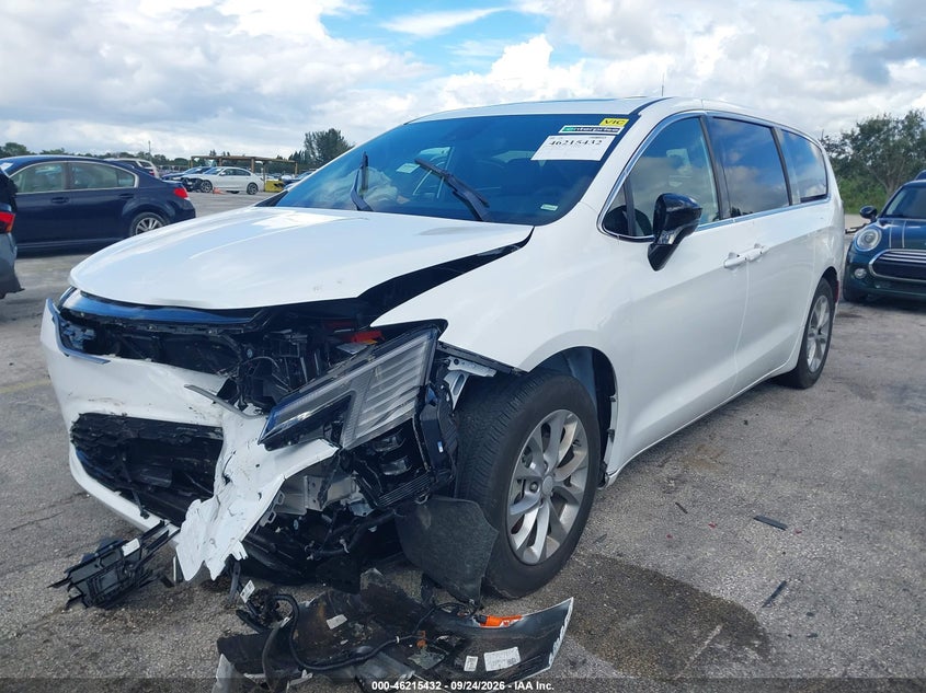 2027 Chrysler Pacifica VIN 2C4RC1GG7VR574695 IAAI salvage auction — FRONT END, Wait Title, sold $13,200 on 2026-10-08 (photo 2)