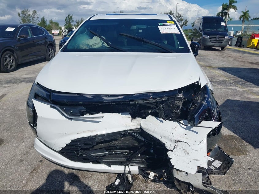2027 Chrysler Pacifica VIN 2C4RC1GG7VR574695 IAAI salvage auction — FRONT END, Wait Title, sold $13,200 on 2026-10-08 (photo 6)