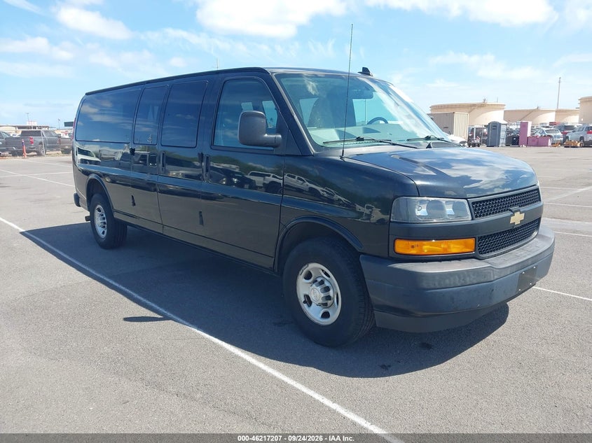 2018 Chevrolet Express 3500 VIN 1GAZGNFG2J1299631 — IAAI salvage auction photo