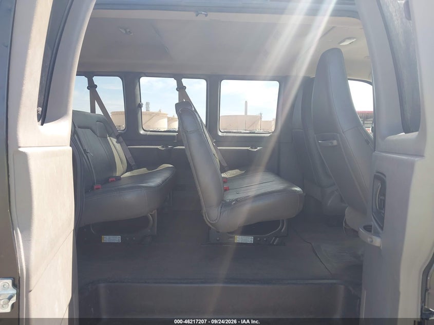 2018 Chevrolet Express 3500 VIN 1GAZGNFG2J1299631 IAAI salvage auction — NORMAL WEAR, Sf97 (Hawaii), sold $14,250 on 2026-10-06 (photo 8)