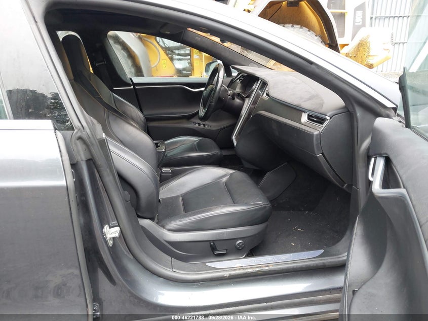 2015 Tesla Model s VIN 5YJSA4H49FFP77775 IAAI salvage auction — REAR END, Clear (New Jersey), sold $3,875 on 2026-10-04 (photo 5)
